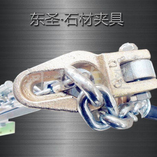 石材專用夾鉗輔助搬運裝修石膏板使用案例--河北東圣吊索具制造有限公司--石材夾具|小型攪拌機|液壓堆高車|手動叉車
